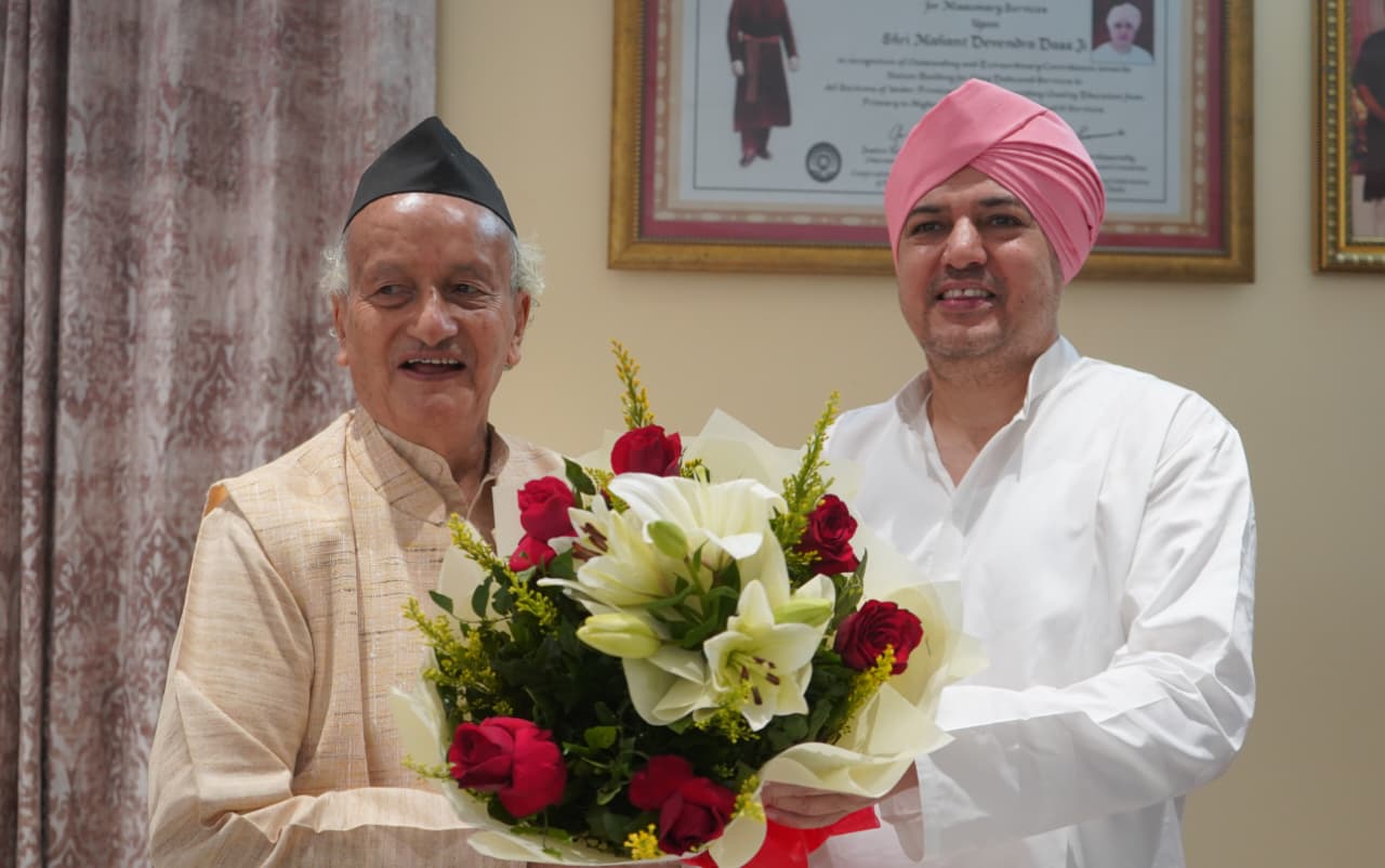 पूर्व मुख्यमंत्री उत्तराखण्ड एवम् महाराष्ट्र के, पूर्व गर्वनर भगत सिंह कोश्यारी ने, श्री दरबार साहिब में टेका मत्था।