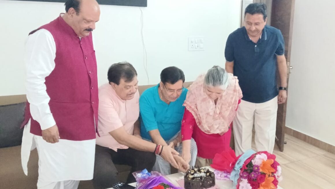 चकराता विधायक प्रीतम सिंह की, शादी सालगिरह पर दी शुभकामनाएं, राजीव महर्षि। 