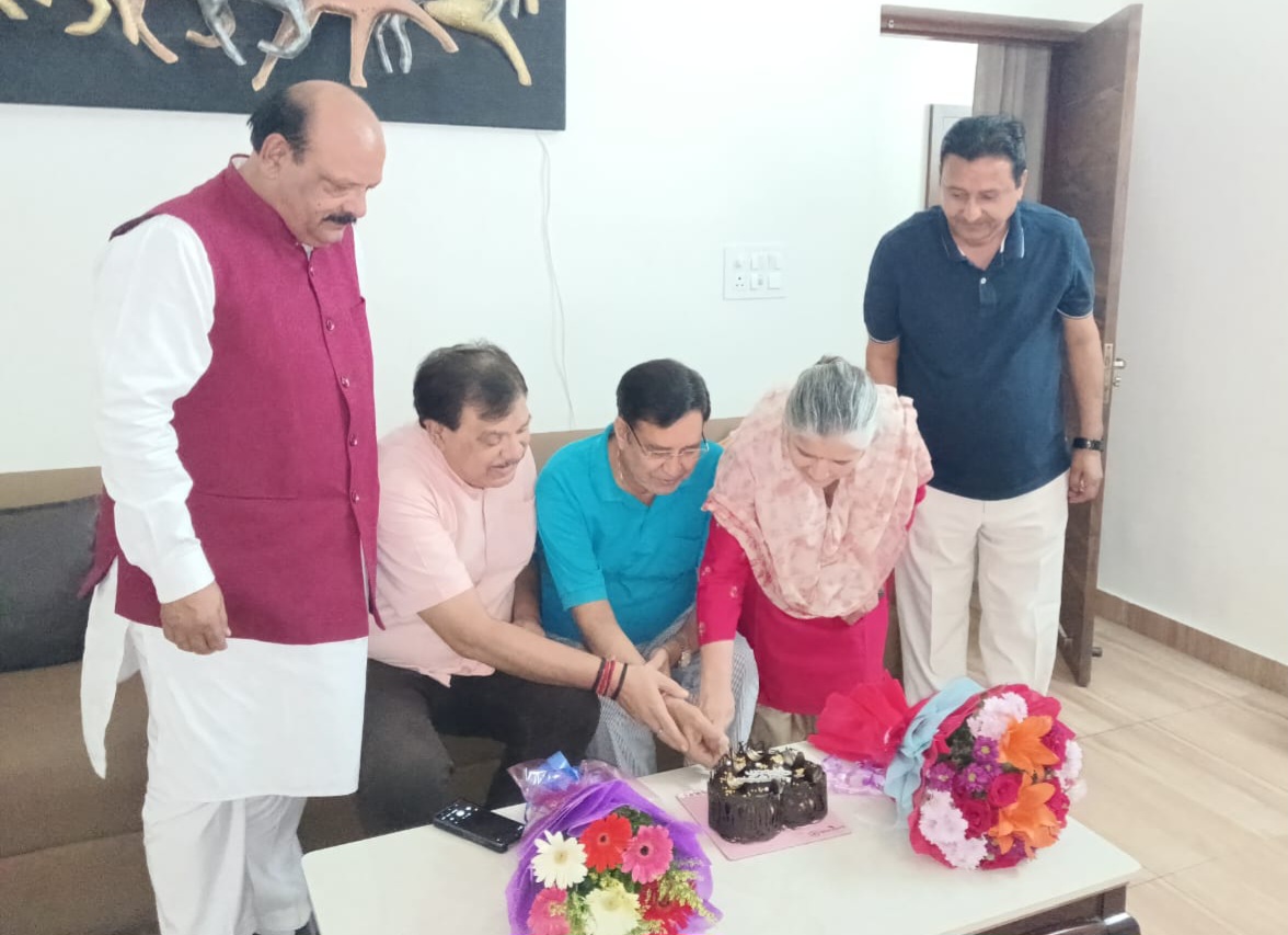 चकराता विधायक प्रीतम सिंह की, शादी सालगिरह पर दी शुभकामनाएं, राजीव महर्षि। 