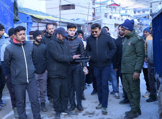मुख्य सचिव आनन्द बर्द्धन ने केदारनाथ यात्रा व्यवस्थाओं का लिया जायजा, पुनर्निर्माण कार्यों और यात्रियों की सुविधाओं का किया निरीक्षण।