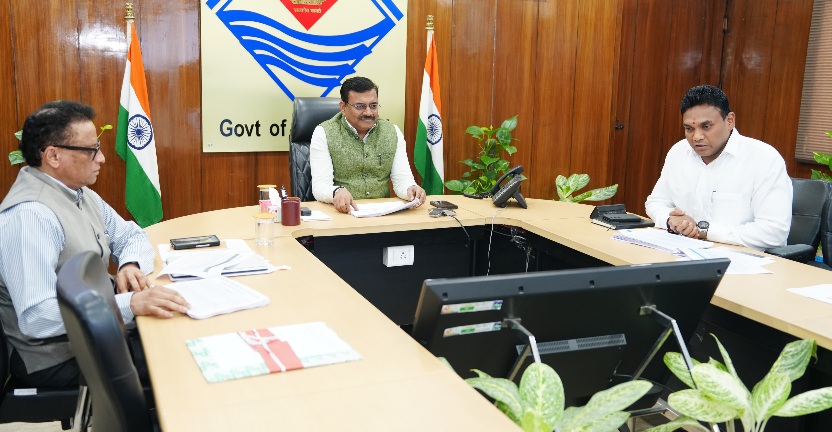 मुख्य सचिव आनन्द बर्द्धन ने, विभिन्न मेडिकल एवं नर्सिंग कॉलेजों को, नर्सिंग कोर्स संचालन एवं सीट वृद्धि की दी संस्तुति।