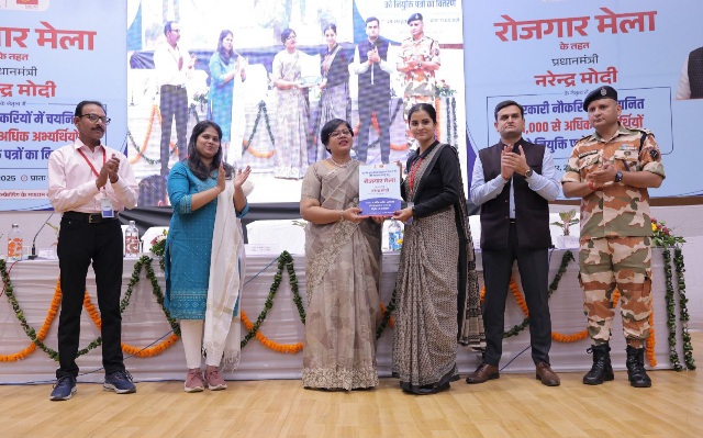 देहरादून में आयोजित हुआ रोज़गार मेला, 215 नव नियुक्त युवाओ को नियुक्ति पत्र किए गए वितरित।