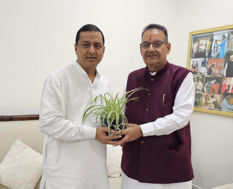 कैबिनेट मंत्री गणेश जोशी ने, नई दिल्ली में सांसद अनिल बलूनी से की शिष्टाचार भेंट। 