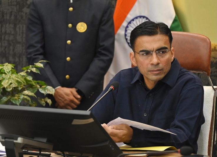 डीएम सविन बंसल ने अचानक बुलाई, जिला चिकित्सालय की प्रगति की समीक्षा बैठक, आनन-फानन में दौड़े अधिकारी। 