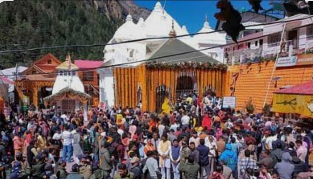 गंगोत्री धाम के कपाट शीतकाल के लिए हुए बंद, अब छह माह तक मुखबा गांव में होंगे मां गंगा के दर्शन।