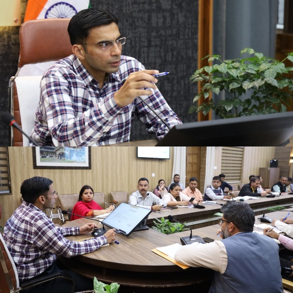 पीएम कार्यक्रम की तैयारी युद्ध स्तर पर, डीएम ने अपनी कोर टीम संग बैठक कर दिए दिशा -निर्देश।