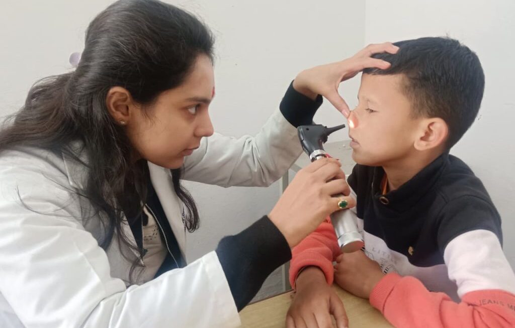 श्री महंत इन्दिरेश अस्पताल ने सहिया में लगाया निःशुल्क स्वास्थ्य शिविर, 802 ग्रामीणों ने कराया स्वास्थ्य परीक्षण।