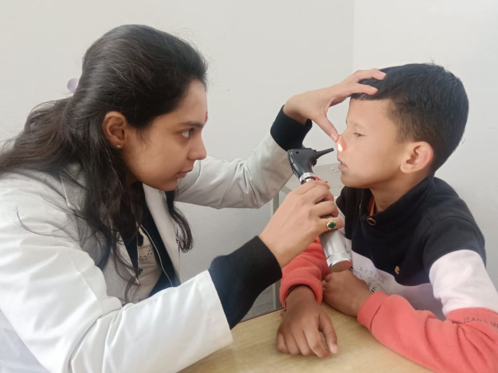 श्री महंत इन्दिरेश अस्पताल ने सहिया में लगाया निःशुल्क स्वास्थ्य शिविर, 802 ग्रामीणों ने कराया स्वास्थ्य परीक्षण।