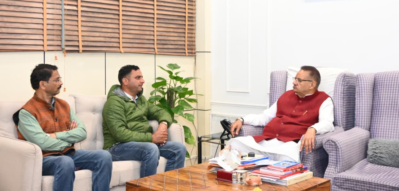 सैनिक कल्याण मंत्री गणेश जोशी से मिले, उपनल कर्मचारी महासंघ के पदाधिकारी, मंत्री बोले-सरकार उपनल कार्मिकों के प्रति संवेदनशील।