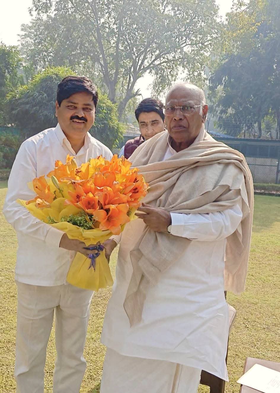 कॉंग्रेस के राष्टीय अध्यक्ष मल्लिकार्जुन खड़गे से, मुलाकात कर उत्तराखंड राज्य से जुड़े, विभिन्न महत्वपूर्ण मुद्दों पर की विस्तृत चर्चा, गणेश गोदियाल।  