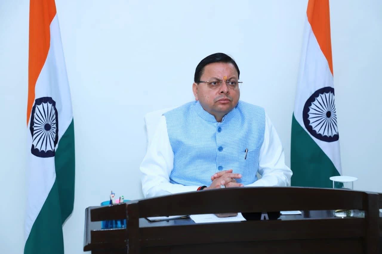 सीएम धामी ने राज्य के जिलाधिकारियों व, वरिष्ठ अधिकारियों के साथ की वर्चुअल समीक्षा बैठक, राज्य के विकास कार्यों की प्रगति, जनशिकायतों के त्वरित निस्तारण के दिए निर्देश। 