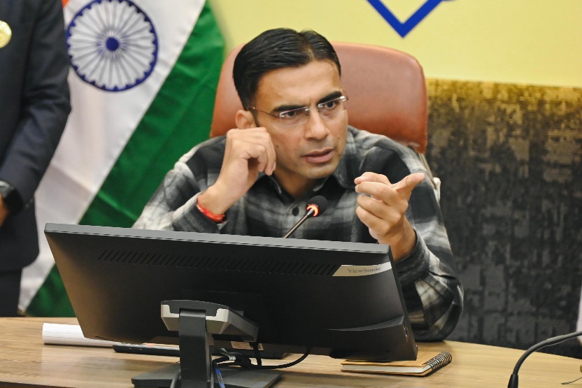 स्कूल प्रबन्धन ने टीसी देने से की आनाकानी, डीएम तक पंहुचा मामला तो 2 दिन में जारी हुई टीसी: फीस माफ।