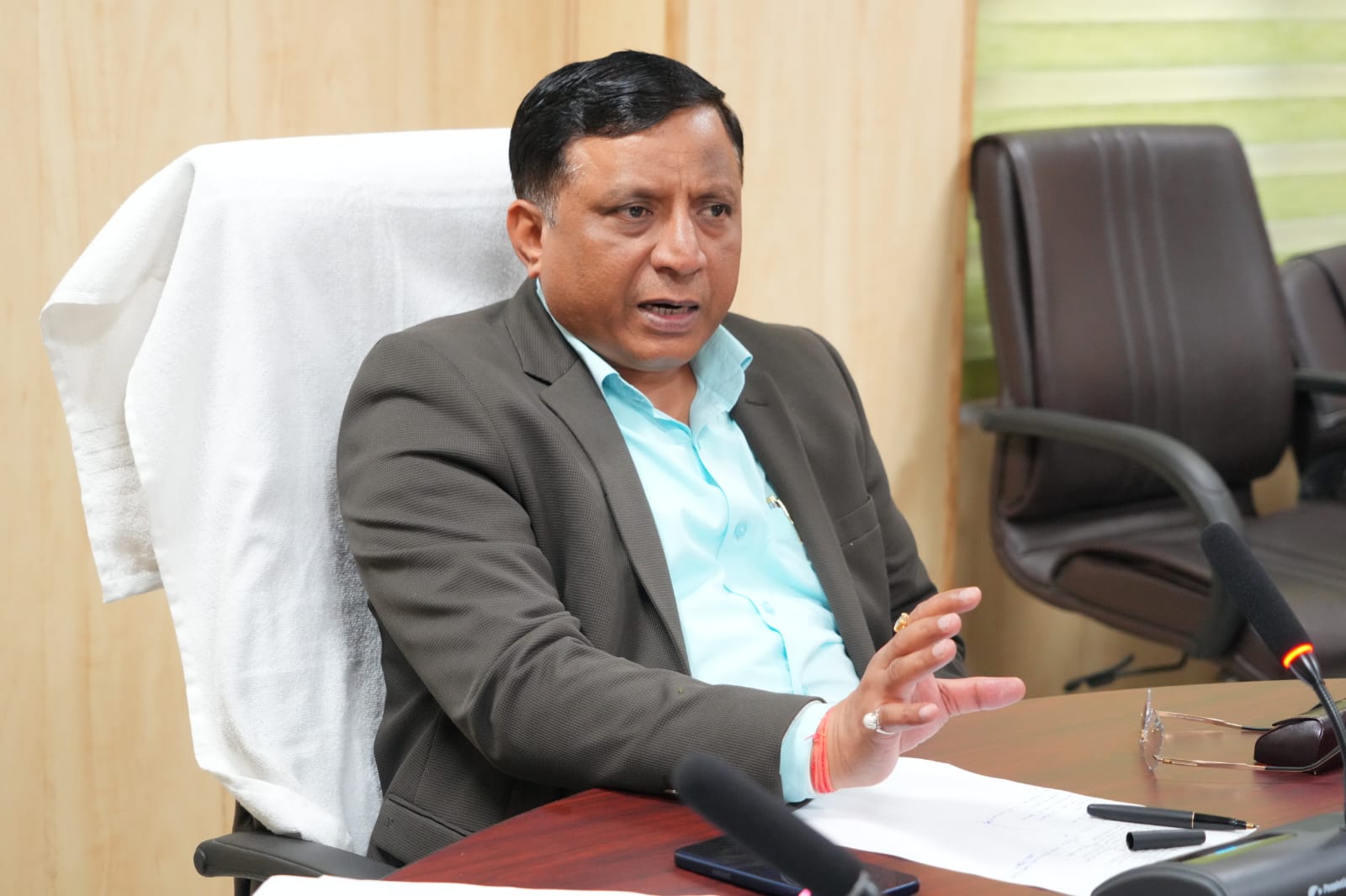 डीजी सूचना बंशीधर तिवारी ने, सूचना अधिकारियों की बैठक में, मीडिया से बेहतर समन्वय बनाने के दिए निर्देश।