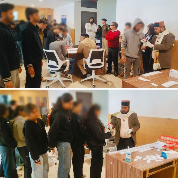 ड्रग्स के विरूद्ध जिला प्रशासन का एक्शन जारी, ग्राफिकएरा डीम्ड यूनिवर्सिटी में 150 छात्र/छात्राओं की रैंडम टेस्टिंग, डीएम।