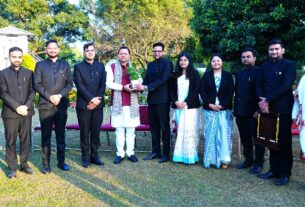 मुख्यमंत्री पुष्कर सिंह धामी से, परिवीक्षाधीन पीसीएस अधिकारियों ने की भेंट।