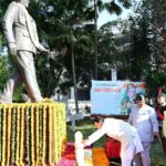 सीएम पुष्कर धामी ने, स्व. जनरल बिपिन रावत की पुण्यतिथि पर, उनकी प्रतिमा पर पुष्पचक्र अर्पित कर दी श्रद्धांजलि।