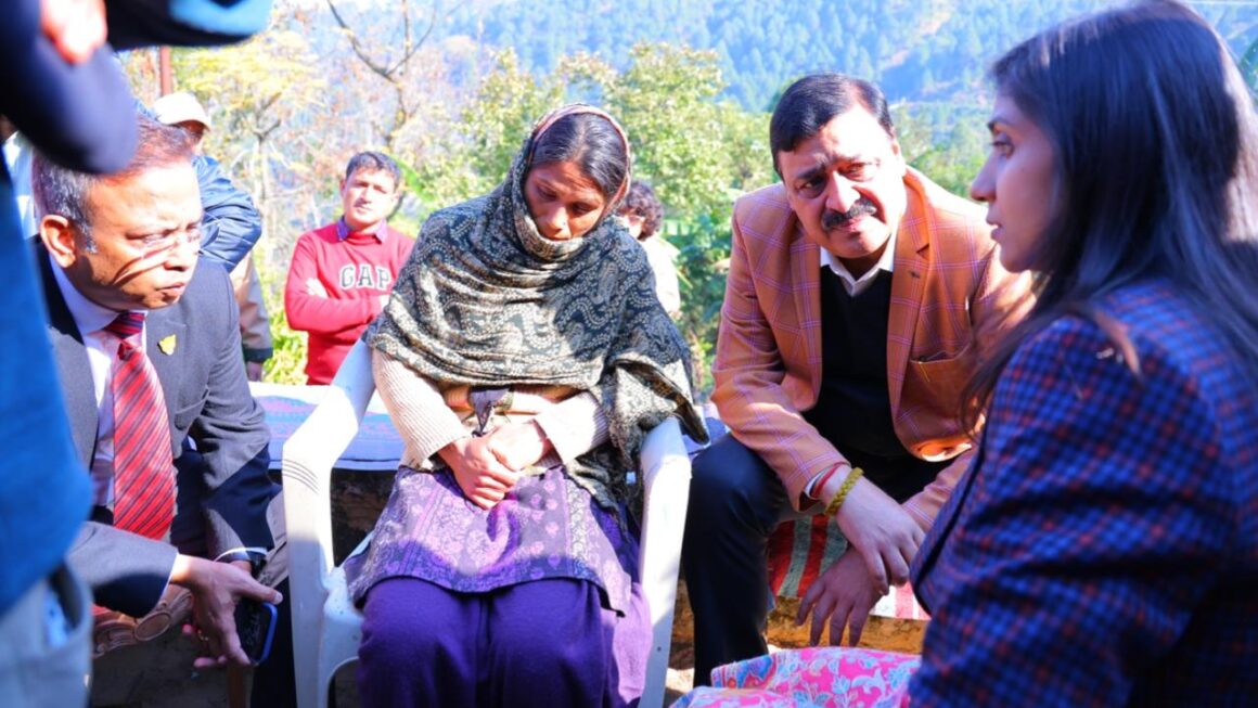 बढ़ते मानव-वन्यजीव संघर्ष को गंभीरता से लेते हुए, मुख्यमंत्री के निर्देशों के क्रम में, शासन स्तरीय अधिकारियों का दल पहुंचा पौड़ी। 