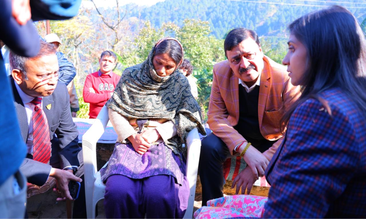 बढ़ते मानव-वन्यजीव संघर्ष को गंभीरता से लेते हुए, मुख्यमंत्री के निर्देशों के क्रम में, शासन स्तरीय अधिकारियों का दल पहुंचा पौड़ी। 