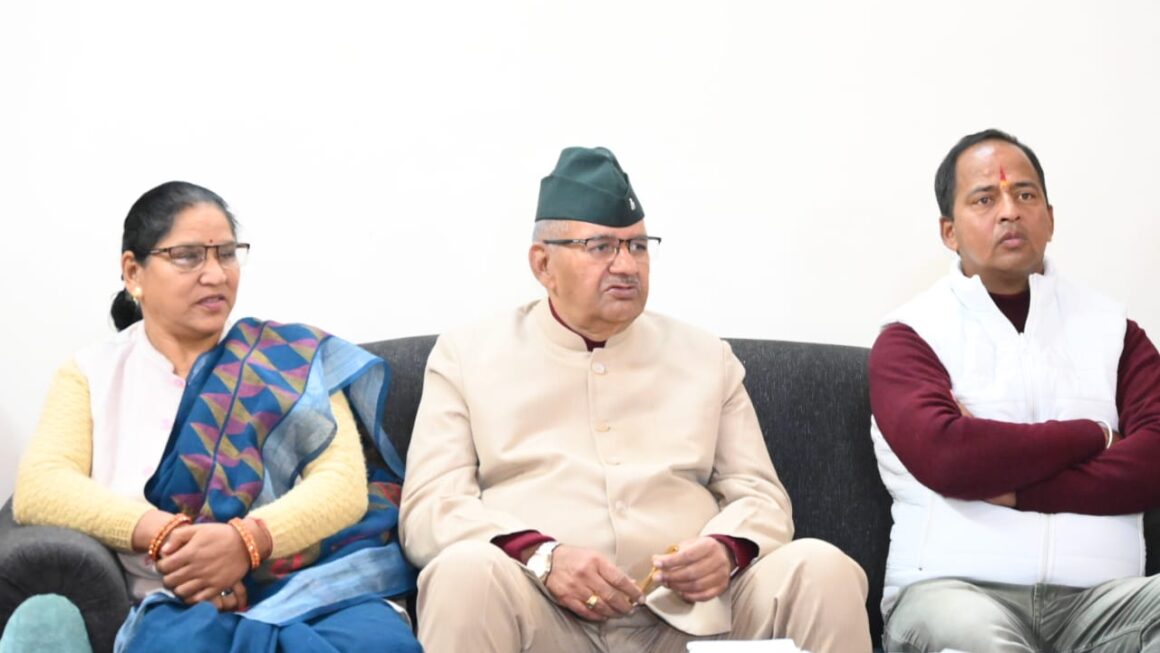 योजनाओं को गाँवो तक पहुंचाने के लिए, कार्यशालाओं का आयोजन करें अधिकारी, मंत्री गणेश जोशी।