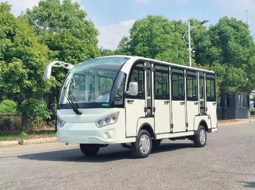 स्मार्ट और ग्रीन ट्रांसपोर्टः देहरादून शहर में दौडेगी 13 सीटर आधुनिक मिनी ईवी बसें, प्रशासन ने किया एमओयू साइन। 