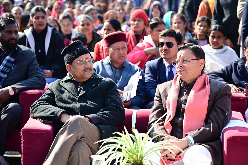 सीएम धामी ने पीएम मोदी के, “मन की बात” कार्यक्रम के 129 वें एपिसोड को, आम जन एवं विद्यार्थियों के साथ सुना।