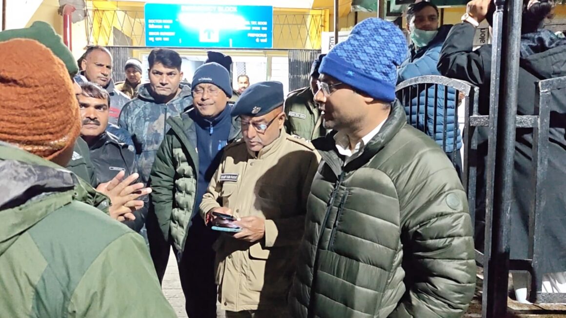 चमोली पीपलकोटी में बड़ा हादसा, हाइड्रो प्रोजेक्ट की निर्माणाधीन टनल में दो लोको ट्रेन आपस में टकराईं, मजदूरों में मची चीख पुकार।