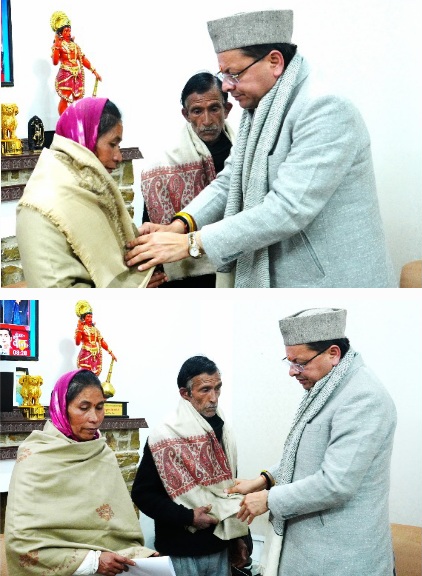 मुख्यमंत्री पुष्कर सिंह धामी ने, अंकिता भंडारी के माता-पिता से की भेंट न्याय का दिया भरोसा।