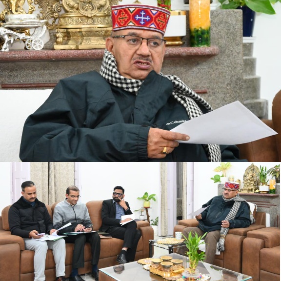 कृषि एवं उद्यान विभाग के अधिकारियों के साथ की विभागीय समीक्षा, कृषि मंत्री गणेश जोशी।