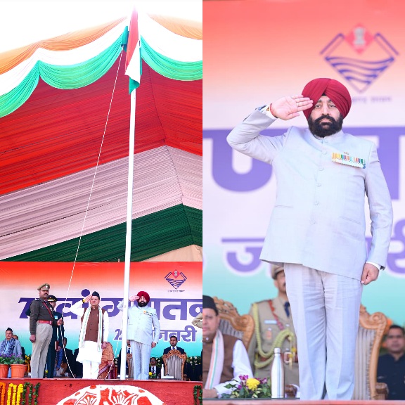 गणतंत्र दिवस के अवसर पर राज्यपाल ने, लोक भवन एवं परेड ग्राउंड में फहराया राष्ट्रीय ध्वज।