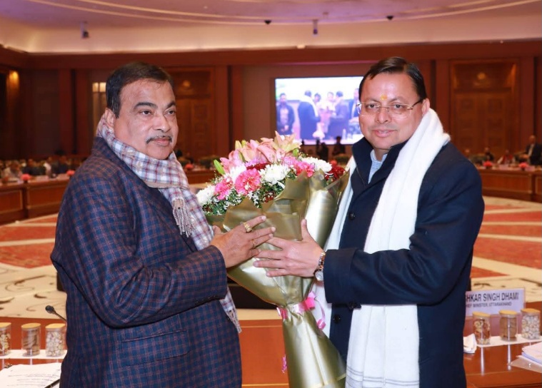सीएम धामी ने नई दिल्ली भारत मंडपम में, केंद्रीय सड़क परिवहन मंत्री की अध्यक्षता में, राष्ट्रीय राजमार्ग परियोजनाओं की समीक्षा बैठक में किया प्रतिभाग।