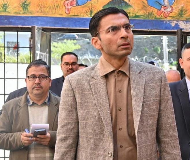 डीएम सविन बंसल ने त्यूनी में सार्वजनिक पुस्तकालय की मरम्मत,  व फर्नीचर व्यवस्था हेतु रु0 12.20 लाख स्वीकृत कर, ₹7.20 लाख की प्रथम किस्त की जारी। 