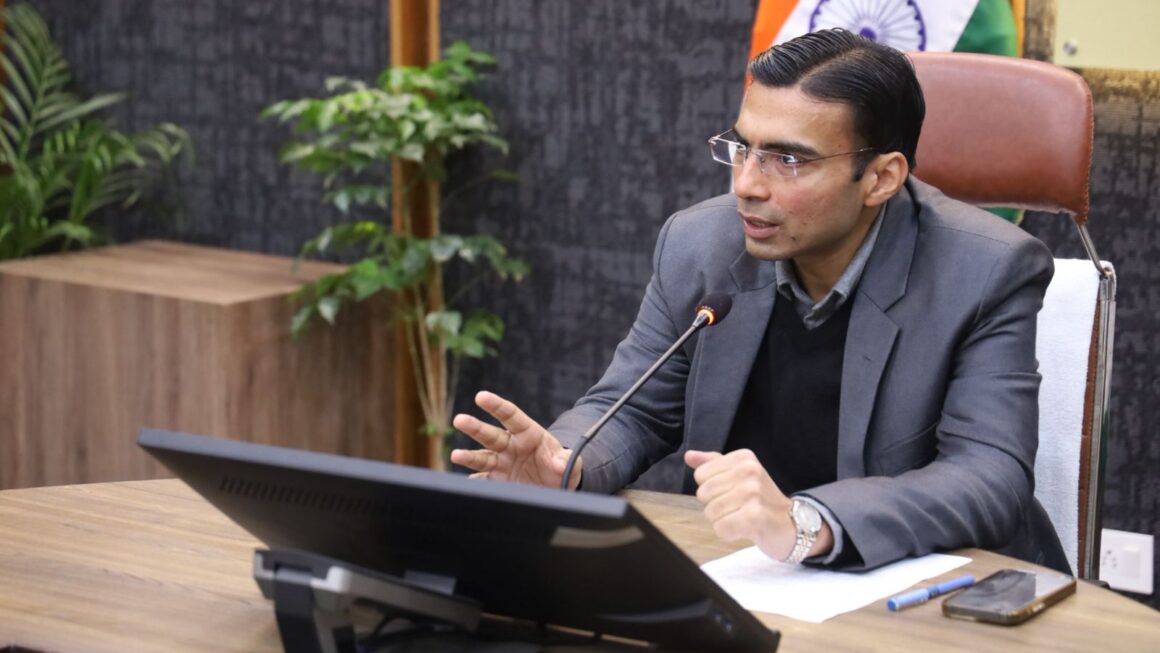 जिला प्रशासन का बड़ा एक्शन, 827 शस्त्र धारकों के एक झटके में लाइसेंस किए निरस्त।