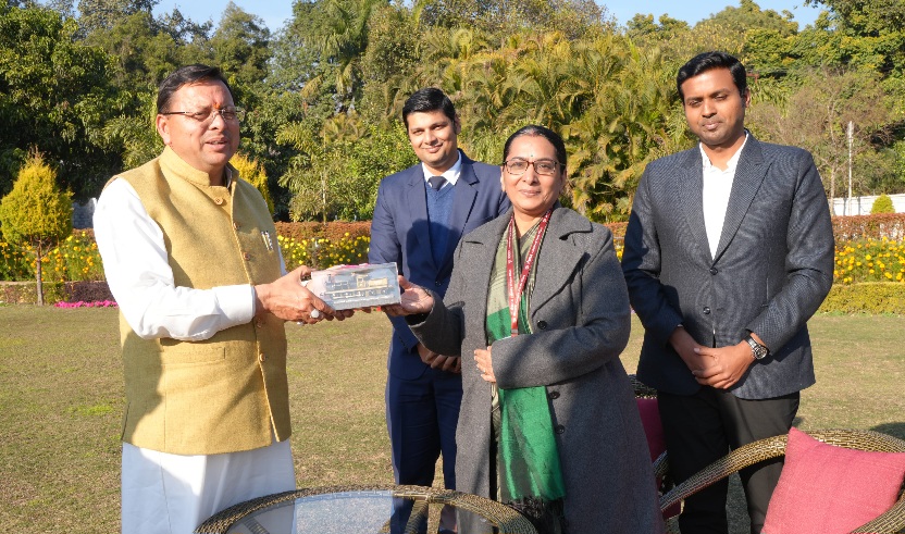 मुख्यमंत्री पुष्कर सिंह धामी के नेतृत्व में, उत्तराखंड में रेल अवसंरचना को नई गति, पूर्ण व प्रगतिरत परियोजनाओं की समीक्षा।