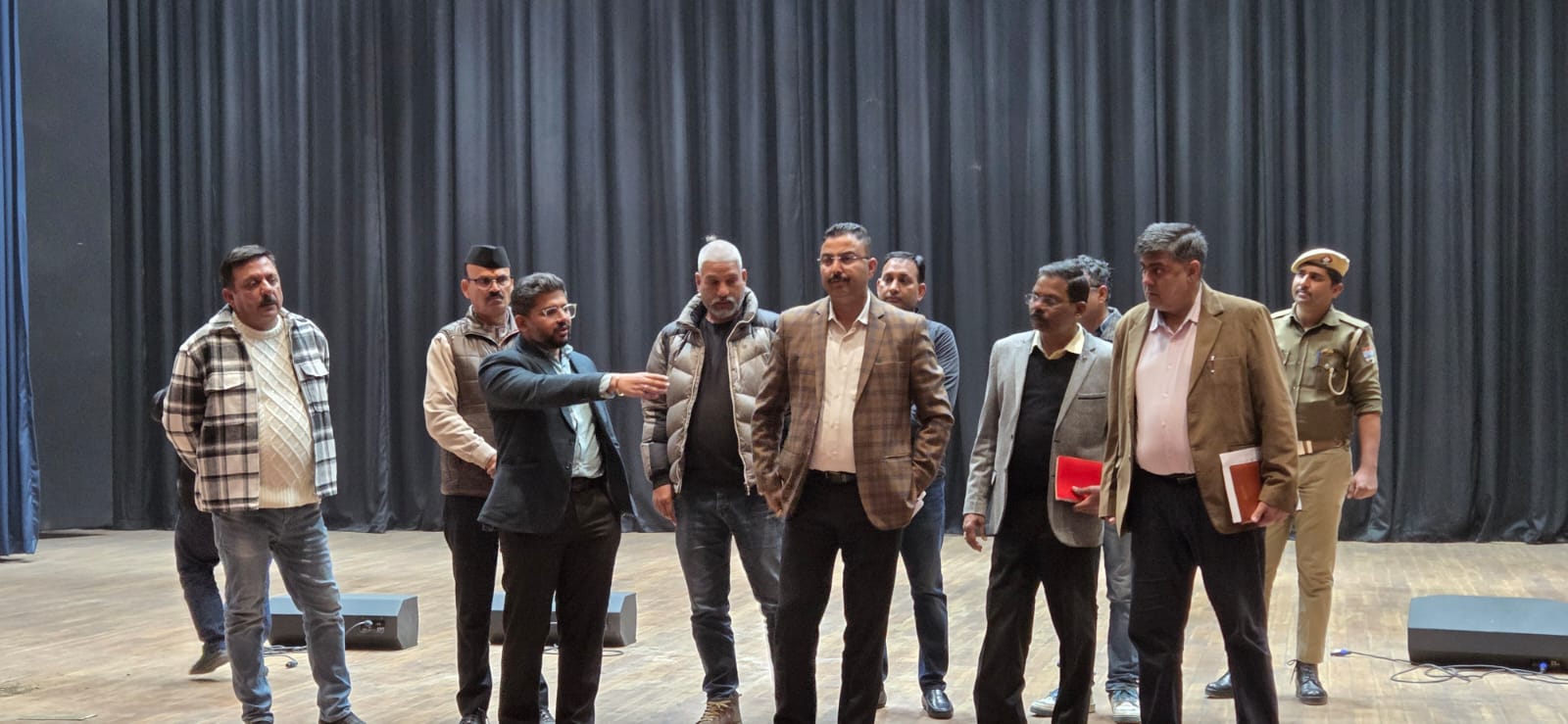 यूसीसी दिवस के राज्य स्तरीय आयोजन को लेकर तैयारियां तेज, सीडीओ ने किया कार्यक्रम स्थल का निरीक्षण।