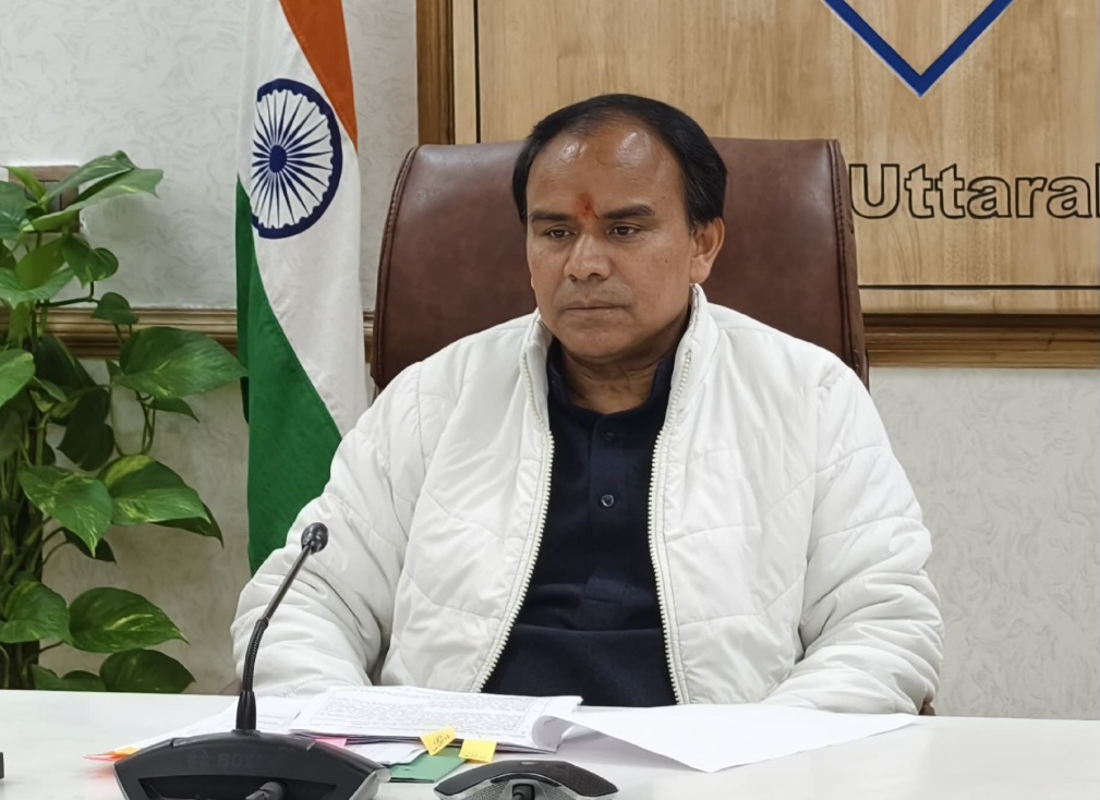 विश्वविद्यालय छात्रों को डीजी लाॅकर पर उपलब्ध करायें प्रामण पत्र, डाॅ. धन सिंह रावत। 