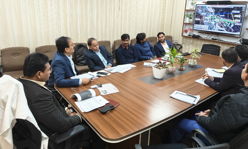 धामी सरकार का बड़ा ट्रांसपोर्ट प्लान, देहरादून समेत प्रमुख शहरों में ई-बीआरटी और रोपवे नेटवर्क की तैयारी।