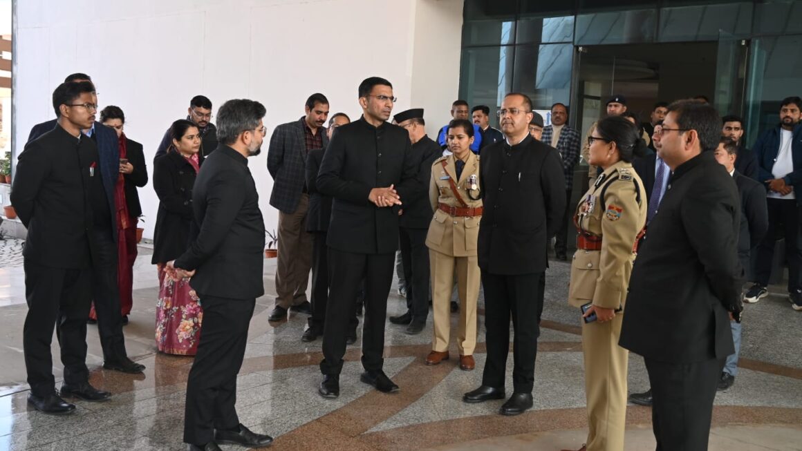 यूसीसी दिवस का भव्य उत्सव, देहरादून में राज्य स्तरीय कार्यक्रम में मुख्यमंत्री करेंगे शिरकत, गृह सचिव, आईजी व डीएम ने तैयारियों का लिया जायजा।