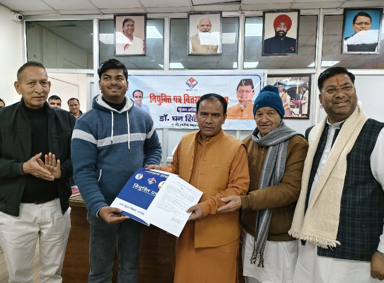 उच्च शिक्षा विभाग को मिले 10 और प्रयोगशाला सहायक, विभागीय मंत्री डॉ. रावत ने वितरित किये नियुक्ति पत्र।   