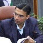 जिला प्रशासन ने 11 लाख की लगाई पैनल्टी, काटी 80 लाख की अतिरिक्त आरसी।