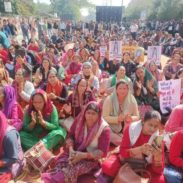 अंकिता न्याय यात्रा की महापंचायत में, सुप्रीम कोर्ट की निगरानी में सीबीआई जांच की मांग।