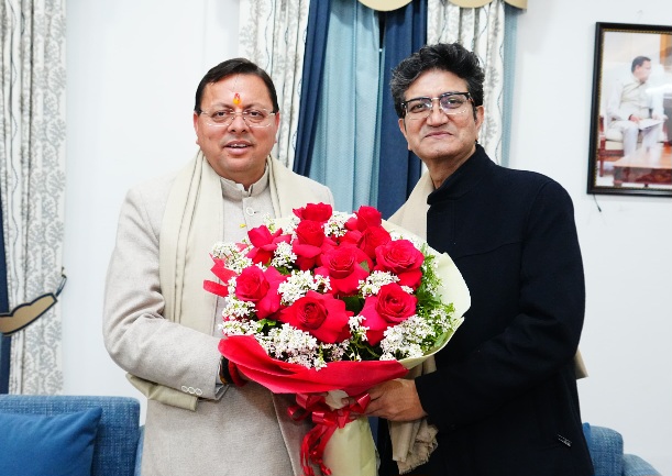 मुख्यमंत्री पुष्कर सिंह धामी से, प्रख्यात लेखक, कवि एवं गीतकार प्रसून जोशी ने की शिष्टाचार भेंट।