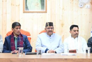 कृषि मंत्री गणेश जोशी ने अल्मोड़ा में, केंद्रीय बजट 2026-27 के संबंध में प्रेस वार्ता को किया संबोधित।