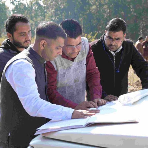 धौलास भूमि प्रकरण, अनियमित बिक्री पर जिला प्रशासन का बड़ा एक्शन, पैमाइश के साथ जांच शुरू।