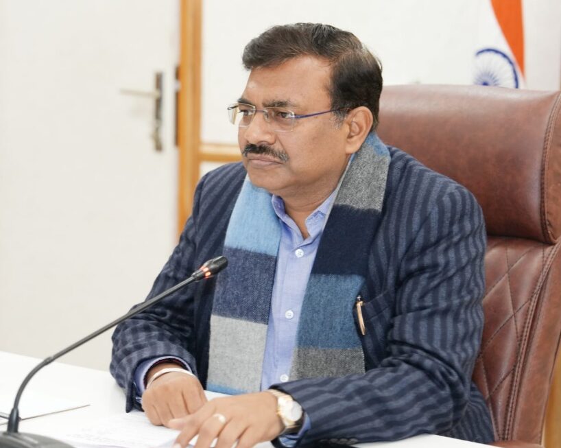 मुख्य सचिव आनन्द बर्द्धन ने व्यय वित्त समिति की ली बैठक, विभिन्न विभागों के प्रस्तावों को दी गई वित्तीय स्वीकृति।