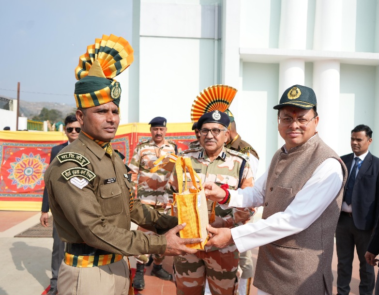 हिमवीरों के संग रंगों का उत्सव, मुख्यमंत्री ने आईटीबीपी जवानों का बढ़ाया मनोबल।