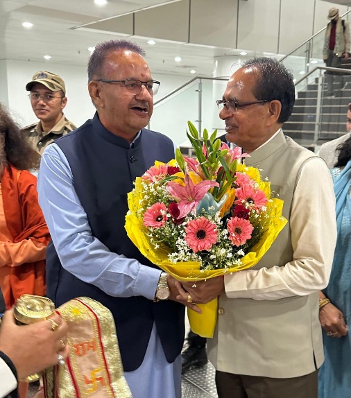 उत्तराखंड आगमन पर केंद्रीय कृषि मंत्री शिवराज सिंह चौहान का किया स्वागत, कैबिनेट मंत्री गणेश जोशी।