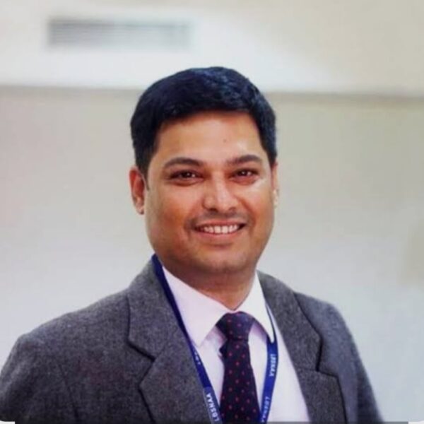 आयुक्त खाद्य संरक्षा एवं औषधि प्रशासन के दिशा-निर्देशों में, अवैध दवाओं पर सख़्त प्रहार, कोडीन युक्त कफ सिरप के निर्माण पर तत्काल रोक।