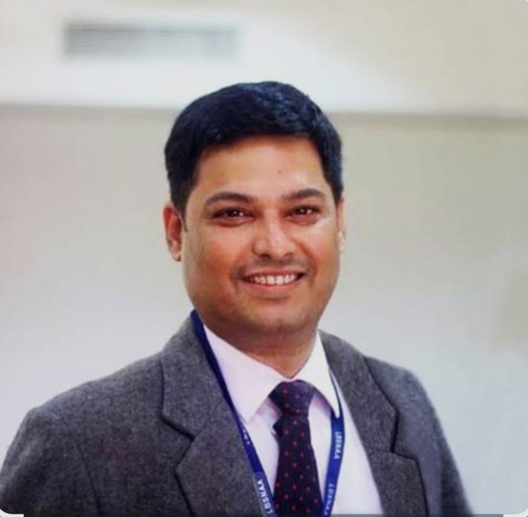 आयुक्त खाद्य संरक्षा एवं औषधि प्रशासन के दिशा-निर्देशों में, अवैध दवाओं पर सख़्त प्रहार, कोडीन युक्त कफ सिरप के निर्माण पर तत्काल रोक।