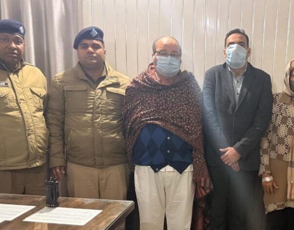 तिब्बती मार्केट अर्जुन हत्याकांड का पुलिस ने किया खुलासा, मृतक की मां समेत तीन साजिशकर्ता गिरफ्तार।