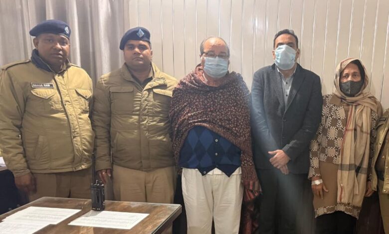तिब्बती मार्केट अर्जुन हत्याकांड का पुलिस ने किया खुलासा, मृतक की मां समेत तीन साजिशकर्ता गिरफ्तार।